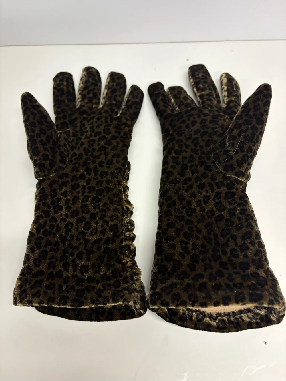Cejon articulate Women's Leopard Velvet Ruched Gloves - Brown One  Size